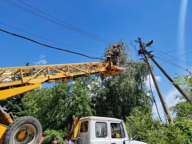 За тиждень ДТЕК повернув світло 37 тис. сімей, які були без електроенергії через обстріли