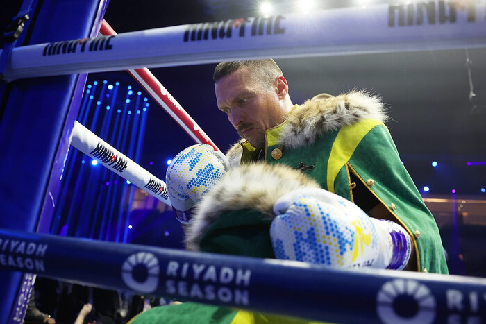 Усик став першим абсолютним чемпіоном світу з боксу в надважкому дивізіоні