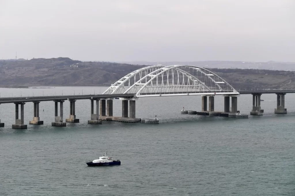 Російські війська в окупованому Криму залишаються без пального та боєприпасів, – експерт