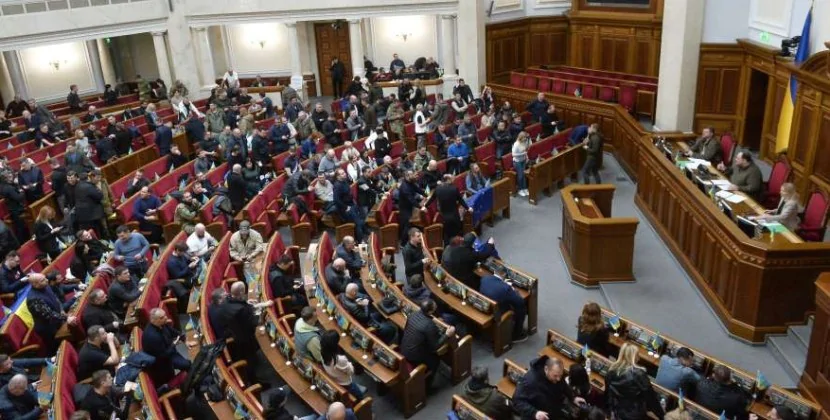 У Раді пропонують виключити з комітетів нардепів-утікачів Дмитрука і Одарченка