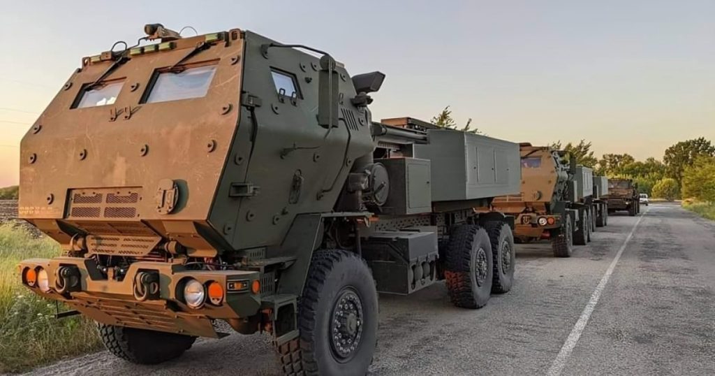 Розірвалося 400 суббоєприпасів: ЗСУ з HIMARS вдарили по скупченню окупантів, — Forbes