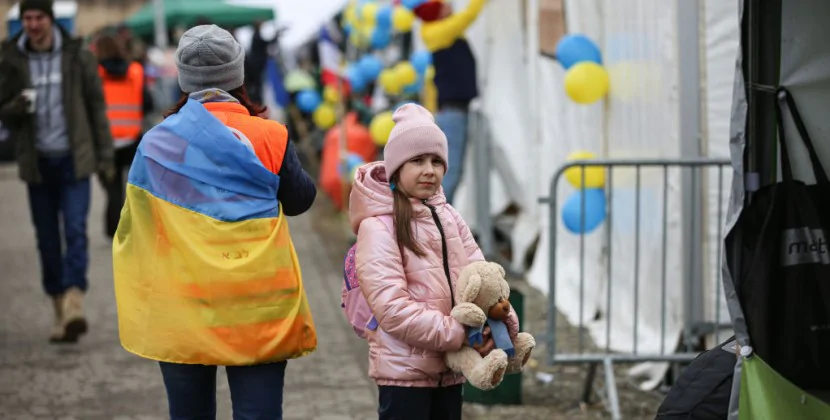 Повернутися в окупацію, виїхати в РФ чи Європу: який вибір влада залишила переселенцям в Україні