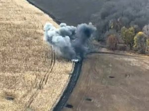 ЗСУ опублікували відео російського штурму в Курській області. На мінах підірвали 17 одиниць техніки