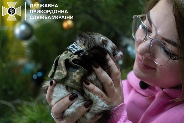 Прикордонниці допомагає воювати незвичний улюбленець на прізвисько Помста